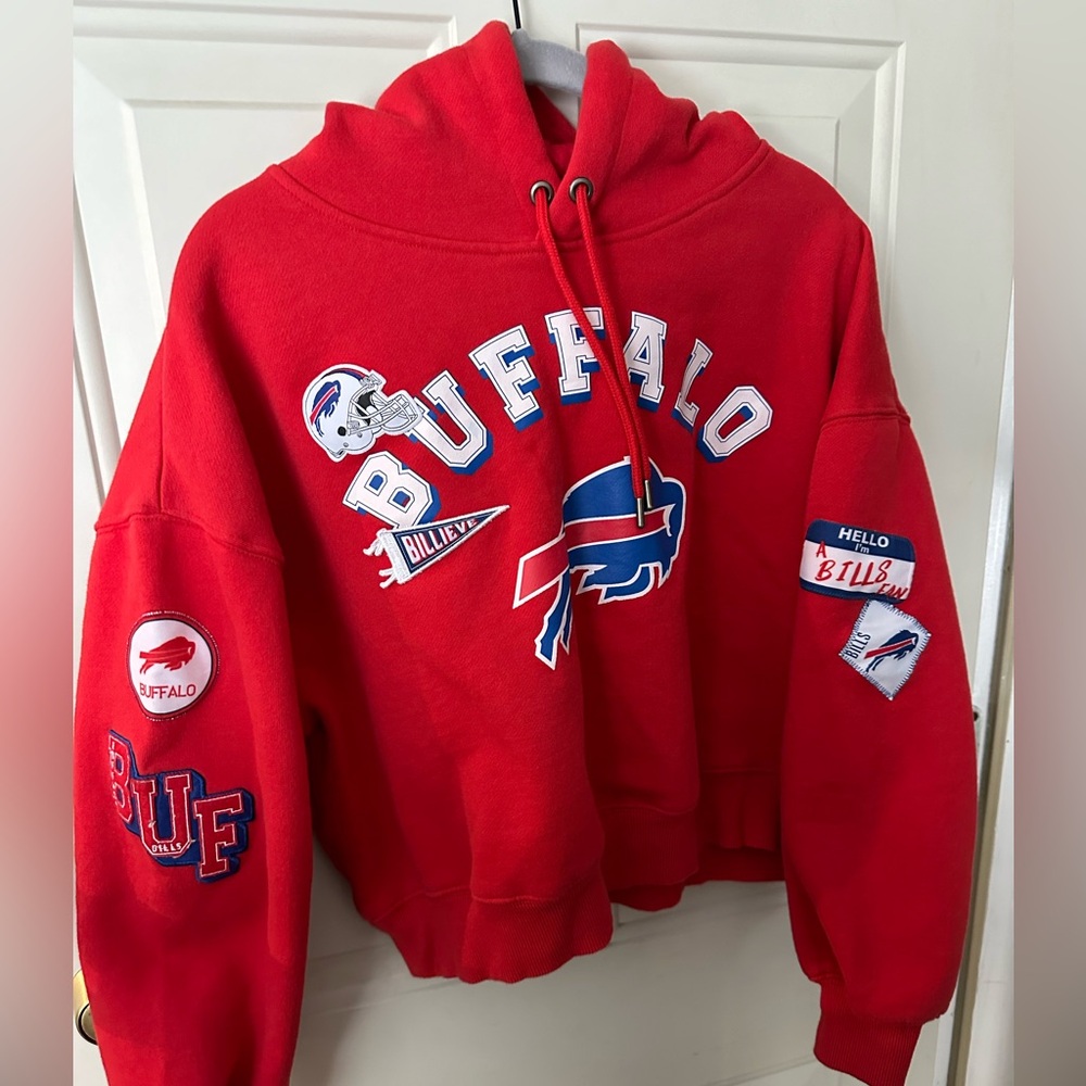 Erin Andrew’s NFL buffalo Bills red cropped hoodie sweatshirts L
